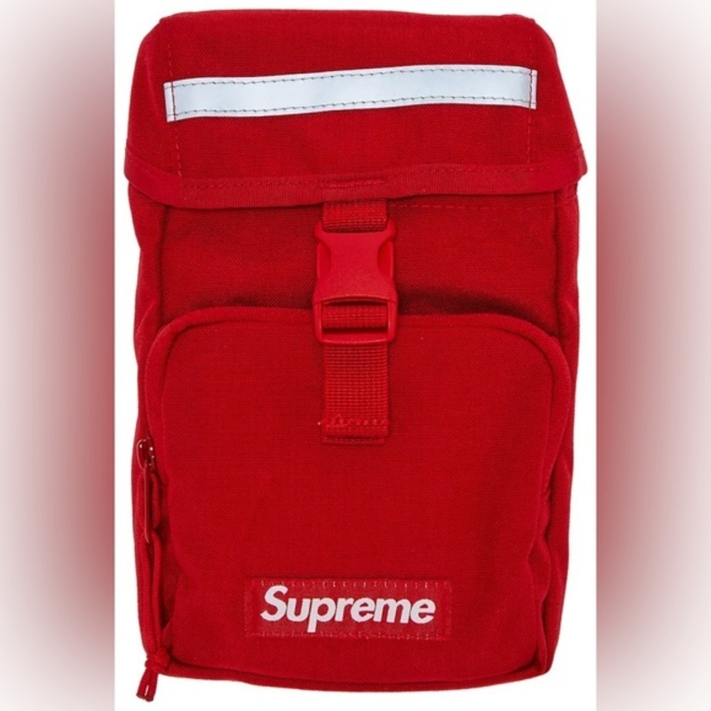 Supreme Red Camera Bag & Sticker NWT - Picture 2 of 7